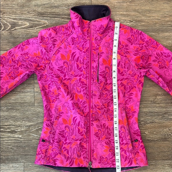 The North Face Women's Size XS Hyvent Floral Pink Softshell Jacket - Picture 11 of 14